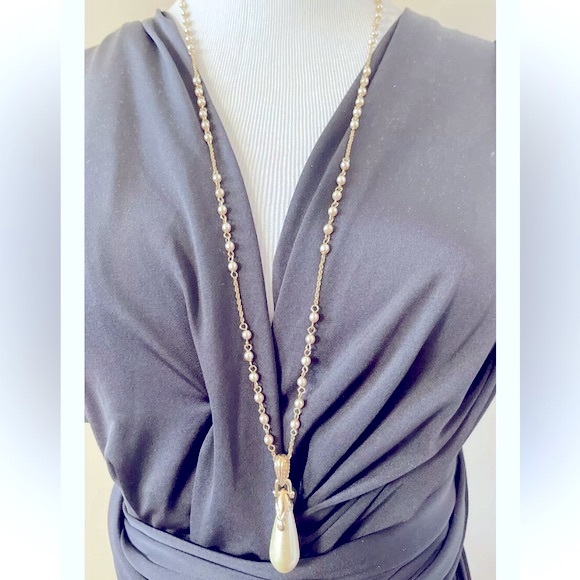 Signed Nolan Miller GoldTone Chain With Faux Pearls And A Pearl Pendant Necklace - Picture 16 of 16